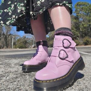 Dr. Martens Devon Heart Leather Platform Boots Buckle Pink Lavender 6 GUC